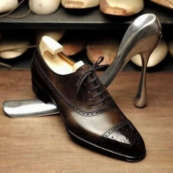 Коричневые мужские туфли с перфорацией типа 